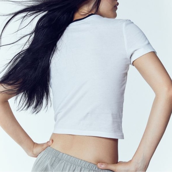 NWT H&M Renaissance Cropped Tee - Picture 7 of 7